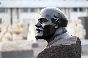 Image showing bust of Vladimir Lenin