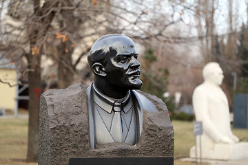 Image showing bust of Vladimir Lenin
