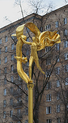 Image showing monument girl