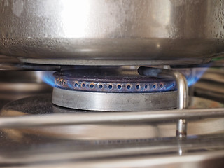 Image showing Saucepot on cooker