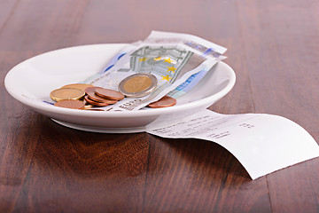 Image showing Tip on a restaurant table