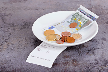 Image showing Tip on a restaurant table