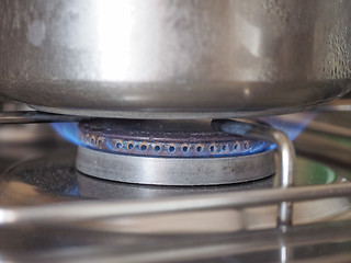 Image showing Saucepot on cooker