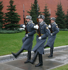 Image showing Honor guard on the Tomb of the Unknown Soldier in Moscow