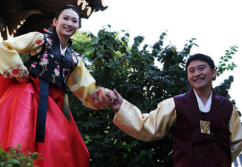 Image showing South Korean man and woman in traditional dress.