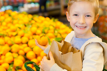 Image showing kid shopping