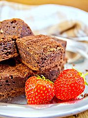 Image showing Pie chocolate with strawberries on tray