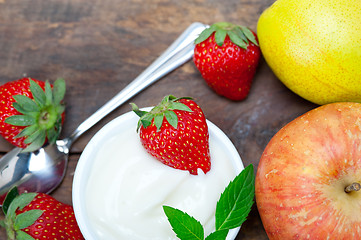 Image showing fruits and yogurt 