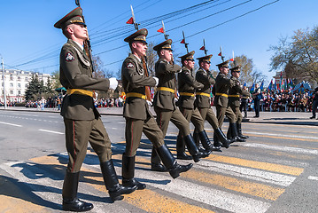 Image showing Soldiers of guard of honor march on parade