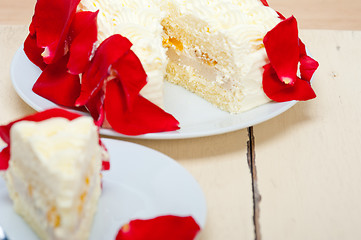 Image showing whipped cream mango cake