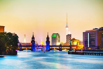 Image showing Berlin cityscape with Oberbaum bridge