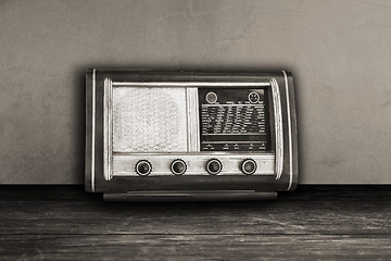 Image showing Old photo Vintage fashioned radio