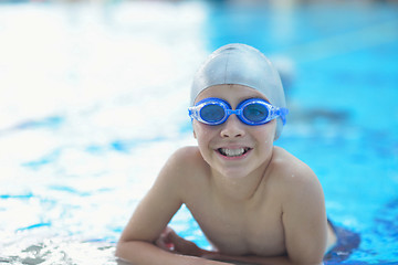 Image showing children group  at swimming pool