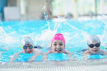 Image showing children group  at swimming pool