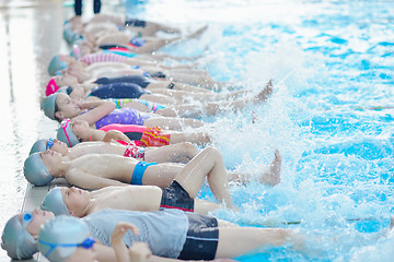 Image showing children group  at swimming pool