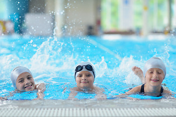 Image showing children group  at swimming pool