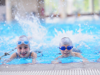 Image showing children group  at swimming pool