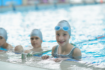 Image showing children group  at swimming pool