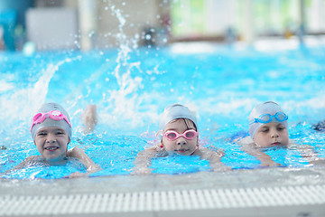 Image showing children group  at swimming pool