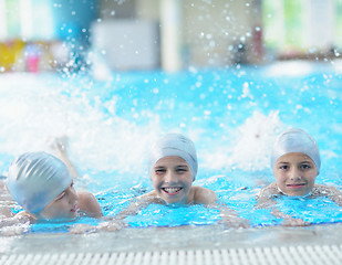 Image showing children group  at swimming pool