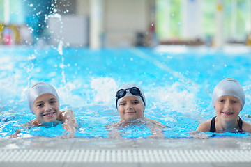 Image showing children group  at swimming pool