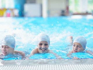 Image showing children group  at swimming pool