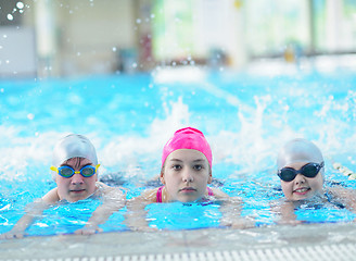 Image showing children group  at swimming pool