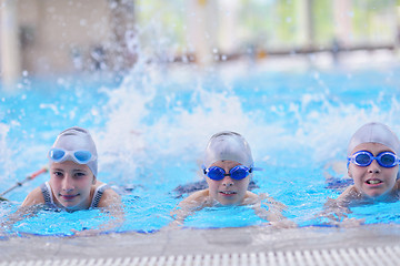 Image showing children group  at swimming pool