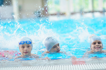 Image showing children group  at swimming pool