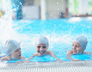 Image showing children group  at swimming pool