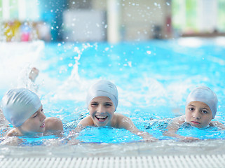 Image showing children group  at swimming pool