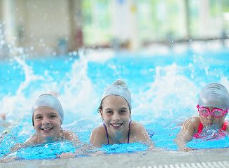 Image showing children group  at swimming pool