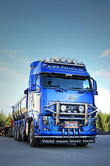 Image showing Blue Volvo FH16 Asphalt Truck