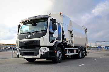 Image showing White Volvo FE Refuse Collector Truck