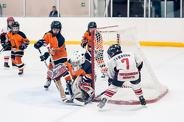 Image showing Children hockey. Attack of gate