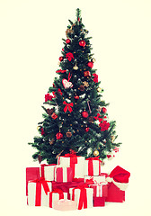 Image showing christmas tree and presents