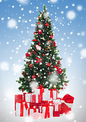 Image showing christmas tree and presents