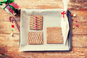 Image showing closeup of gingerbread house details on pan