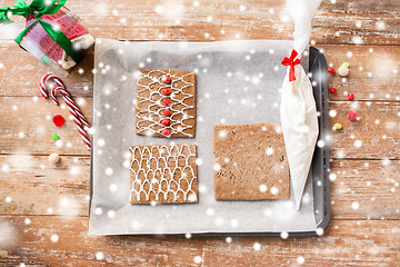 Image showing closeup of gingerbread house details on pan