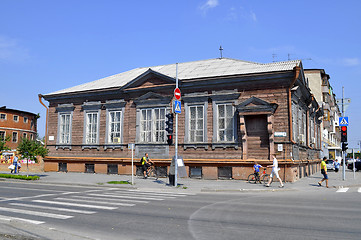 Image showing The Nikolaev city school in Tyumen, Lenina, 5 / Perekopskaya, 4,