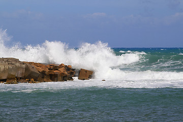 Image showing Breakwall