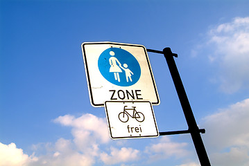 Image showing pedestrian zone and bicycle