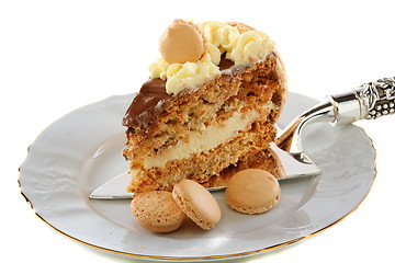 Image showing Meringue cake with cashew. 