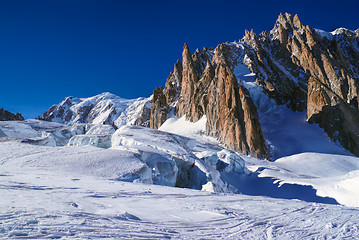 Image showing Snowy plain in Vallee Blanche