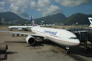 Image showing Continental airliner