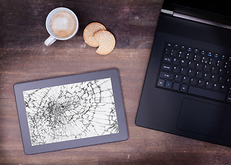 Image showing Tablet computer with broken glass