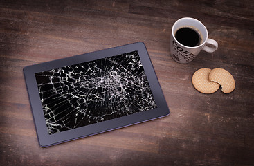 Image showing Tablet computer with broken glass