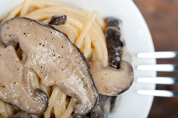 Image showing Italian spaghetti pasta and mushrooms