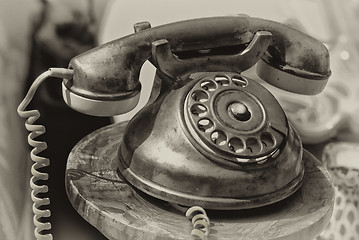 Image showing Old-fashioned phone