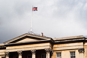 Image showing london palace with flag